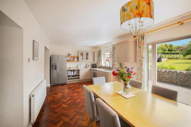 Dining kitchen