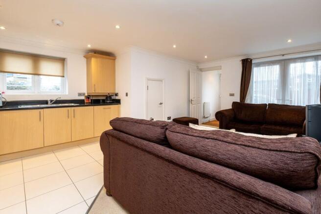 lounge 2_newsize.jpg