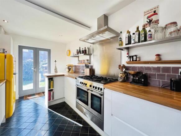 da940114-Plymouth 20Place 20kitchen 202.jpeg