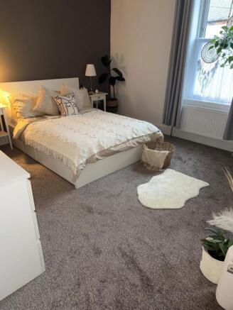 Bedroom 1.jpg