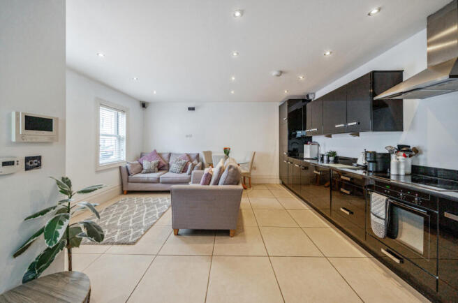Kitchen/Reception Rm