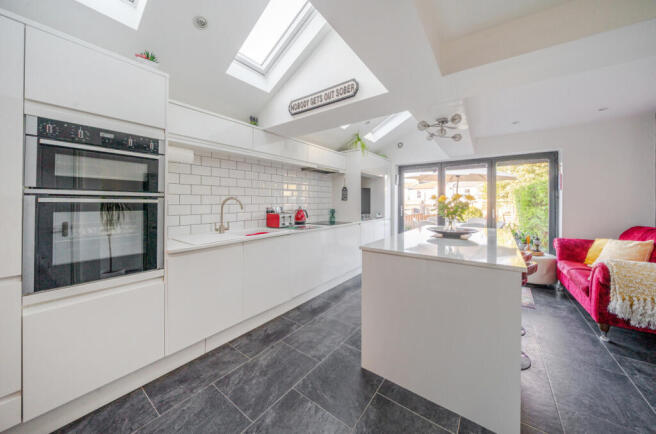 Kitchen/Breakfast Rm
