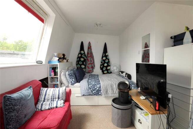 Living/Bedroom Area
