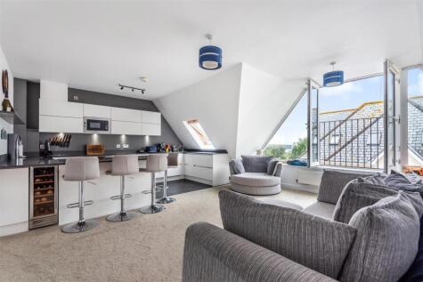 21 Pentire Crescent, Newquay