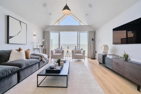 Pentire Avenue, Newquay