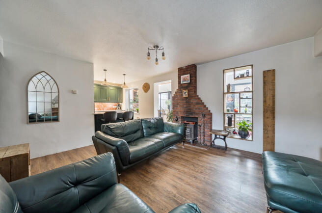 1368590-12-68ef99...