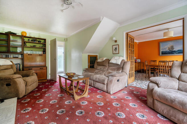 1371206-5-68f63b9...