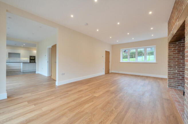 1372929-99-690242...