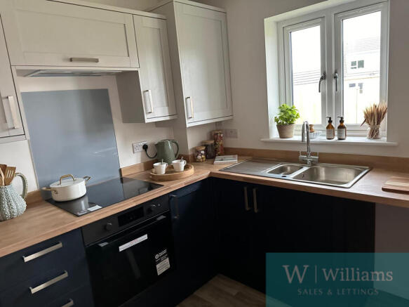 Kitchen / showroom