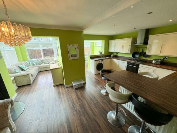 OPEN PLAN DINING KITCHEN SUNROOM