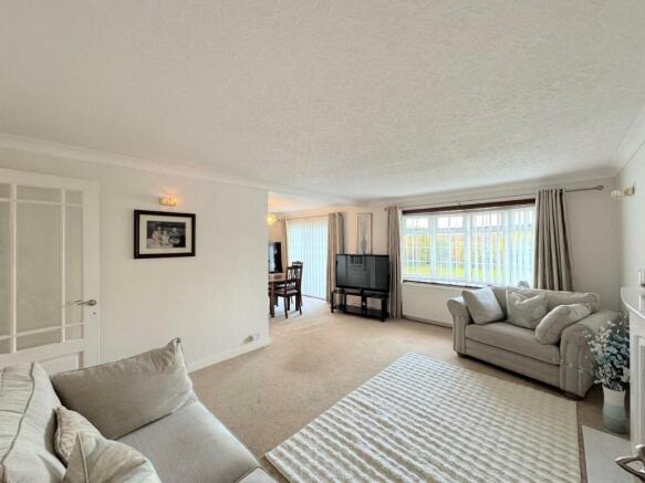 LOUNGE AREA