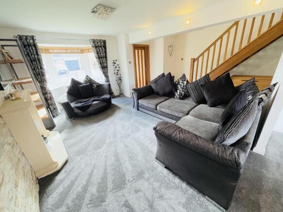 LOUNGE AREA
