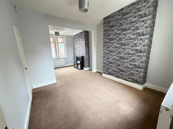 LOUNGE & DINING ROOM