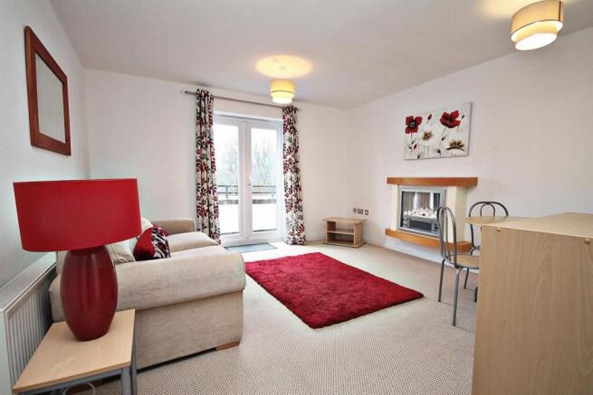 Lounge/Dining Room