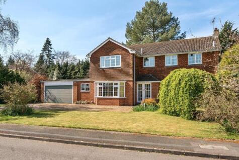 Holmwood Close, East Horsley, KT24
