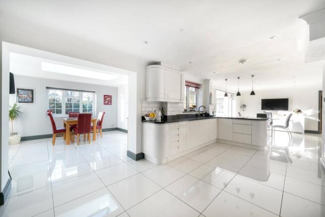 Kitchen/Breakfast Rm