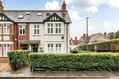Station Road, Esher, KT10