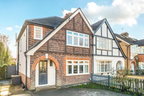 Hampton Court Avenue, East Molesey, KT8