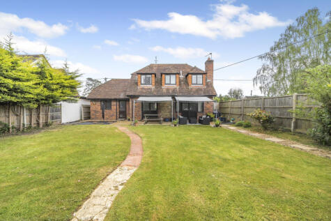 204 Glaziers Lane, Normandy, GU3