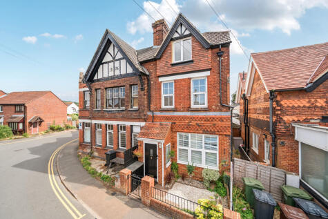 Station Road, Shalford, GU4