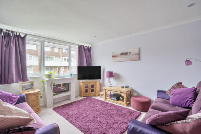 1356572-3-68ca73c...