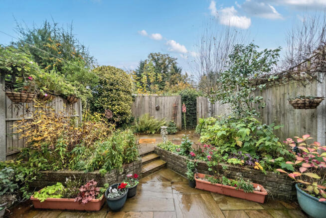 1375435-8-6904d09...