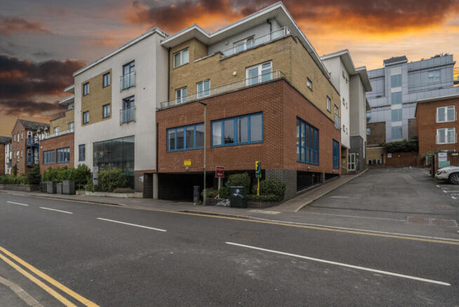 1364007-21-68e927...