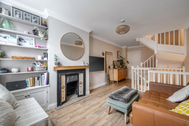 1385253-12-692838...