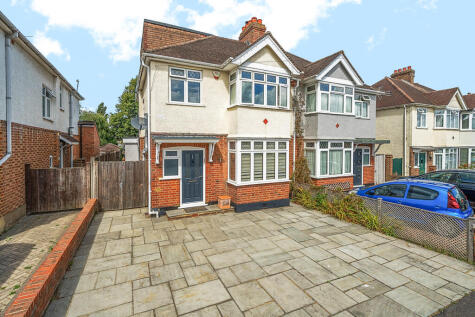 Holly Avenue, New Haw, KT15
