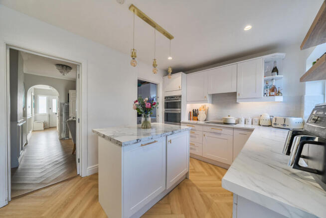 1404607-14-697a0c...