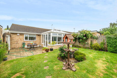 Lyndhurst Way, Chertsey, KT16