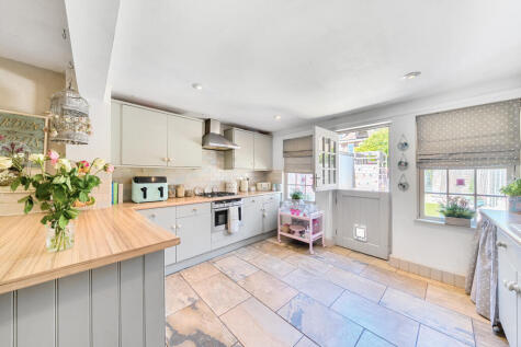 London Street, Chertsey, KT16