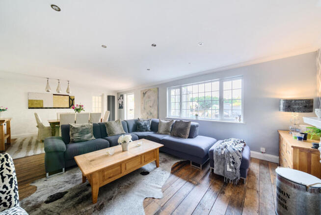 Sitting/Dining Room