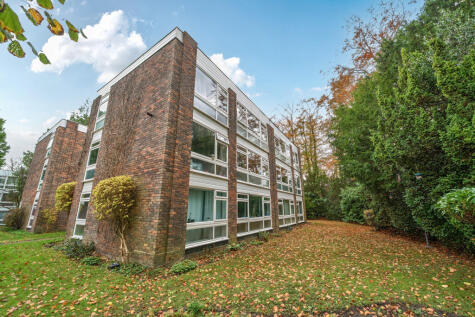 Shaw Close, Ottershaw, KT16