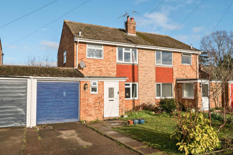 Avon Close, Addlestone, KT15