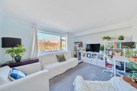 Thurlestone Parade, High Street, Shepperton, TW17