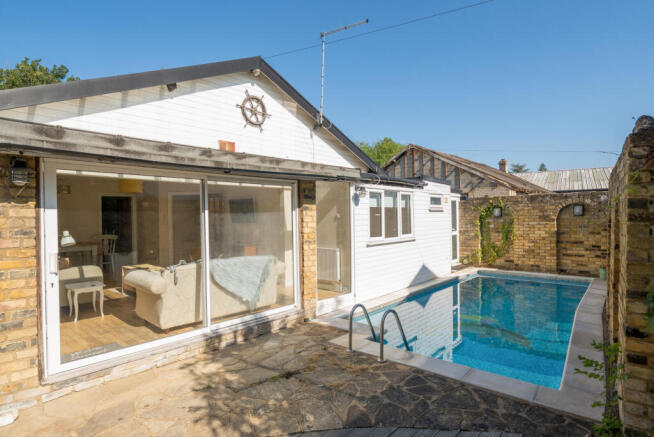 1316442-10-686249...