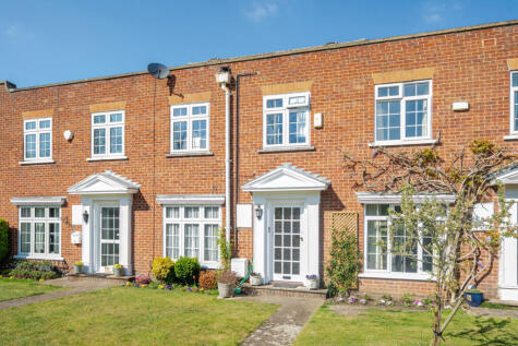 Dunboe Place, Shepperton, TW17