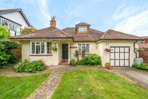 Vicarage Lane, Laleham, TW18