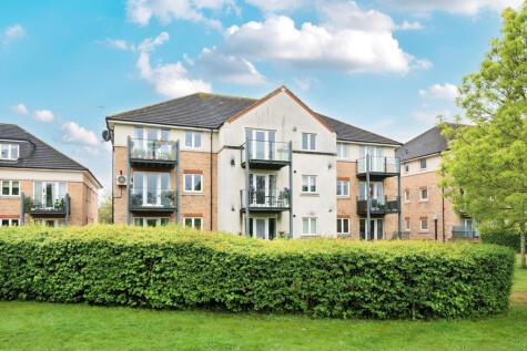 Fairwater Drive, Shepperton, TW17