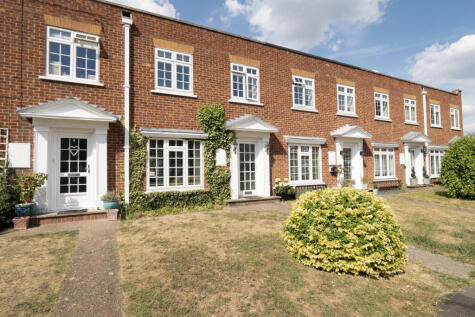 Dunboe Place, Shepperton, TW17