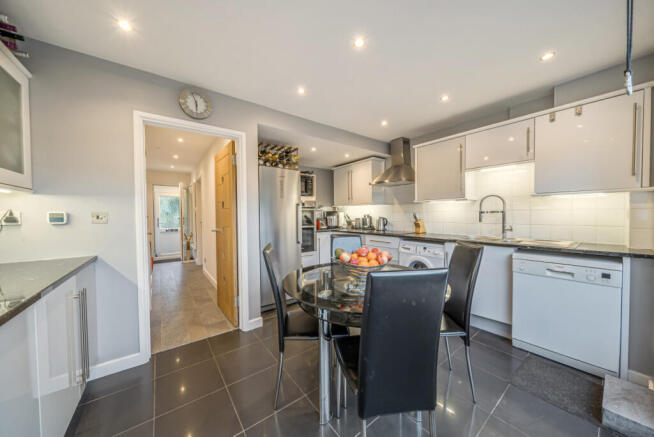 1353635-17-68c466...