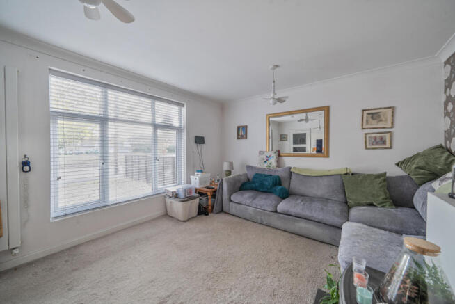 1358563-11-68d42d...