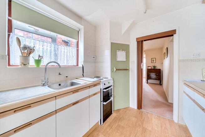 1369565-13-68f0bc...