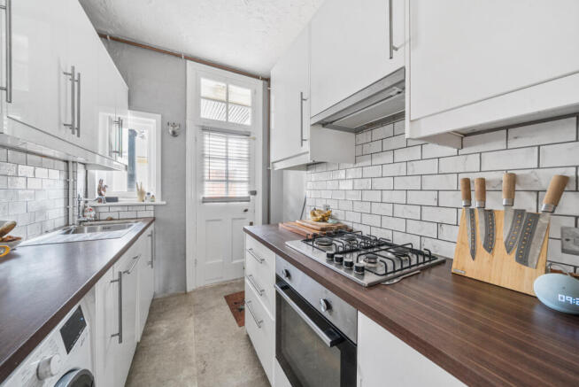 1395407-12-696615...