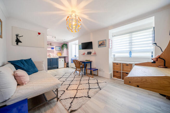 1310042-12-6851b0...