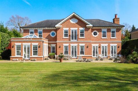 Albury Road, Burwood Park, KT12