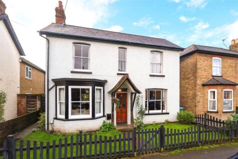 Albany Road, Hersham, KT12