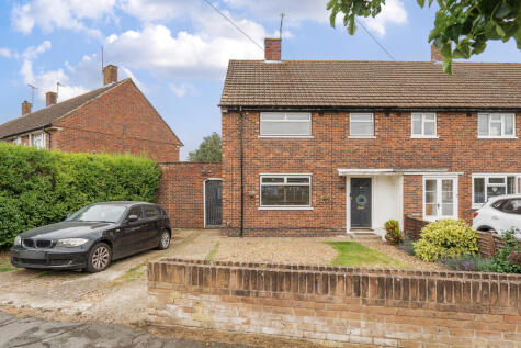 Cornwall Avenue, Byfleet, KT14