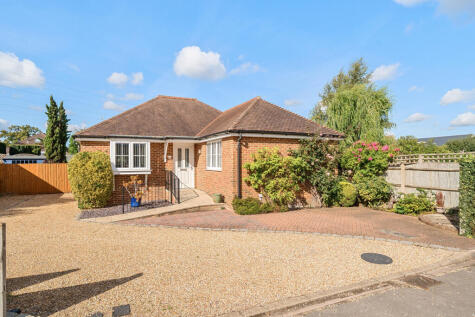 Elm Tree Close, Byfleet, KT14